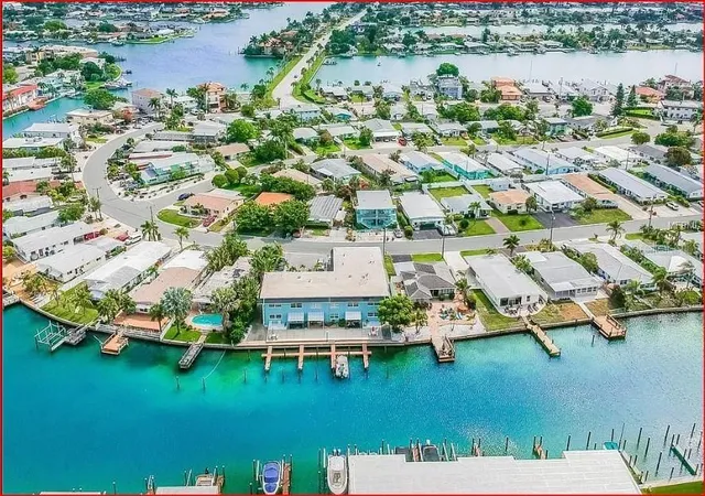 Photo 4 of Sale Pending at 11440 1st Street E #6, Treasure Island, FL 33706 | MLS# TB8497919 | Listing updated on 2026-10-01