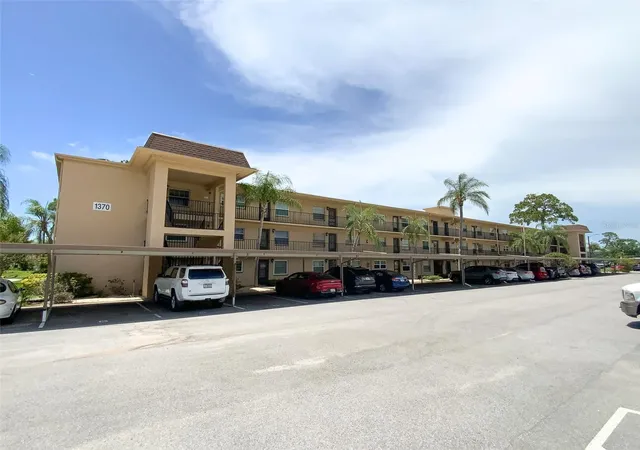 Homes for sale in Dunedin, FL | 1370 Heather Ridge Blvd #204, Dunedin, FL 34698 | MLS# TB8497932