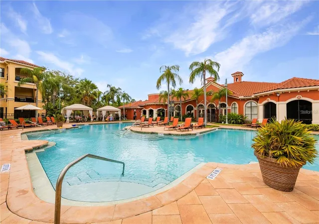 Homes for sale in Clearwater, FL | 2733 Via Cipriani, Clearwater, FL 33764 | Houzeo