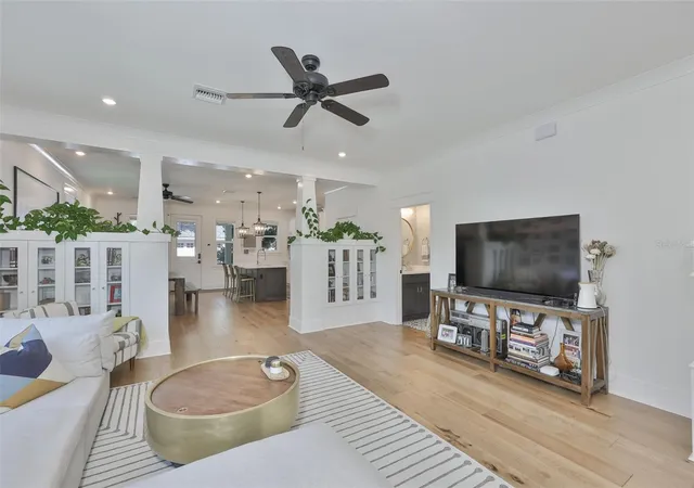 4th image of 2204 N Central Ave #1, Tampa, FL 33602 | MLS# TB8497958