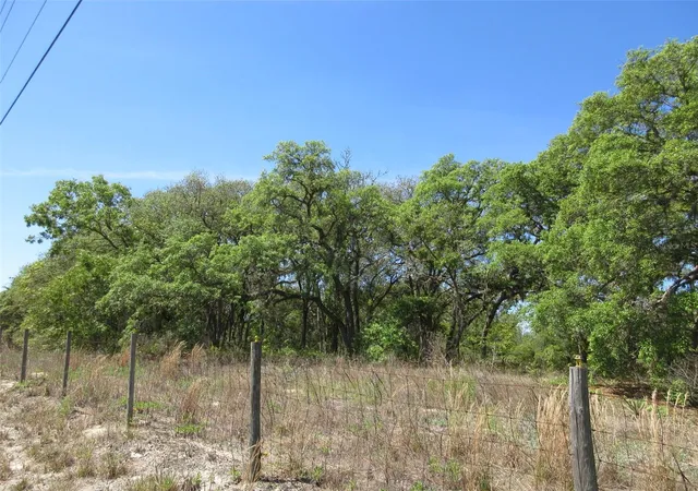 Photo 2 of Sale Pending at 5439 W Oakhill St, Dunnellon, FL 34433 | MLS# OM722833 | Listing updated on 2026-09-22