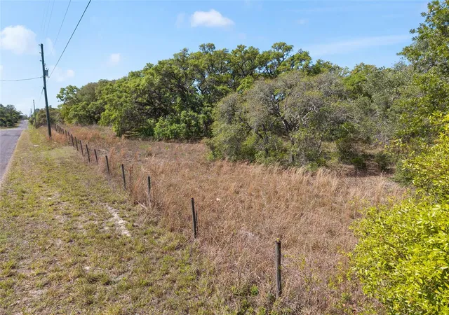 Photo 3 of Sale Pending at 5439 W Oakhill St, Dunnellon, FL 34433 | MLS# OM722833 | Listing updated on 2026-09-22