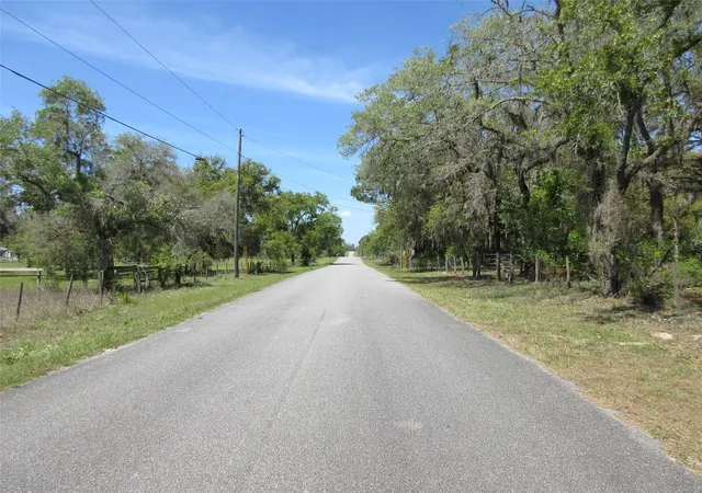 Photo 3 of Sale Pending at 5439 W Oakhill St, Dunnellon, FL 34433 | MLS# OM722833 | Listing updated on 2026-09-22