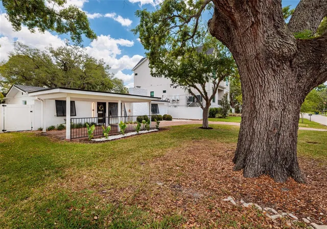 Homes for sale in Tampa, FL | 2216 S Occident St, Tampa, FL 33629 | MLS# TB8497971