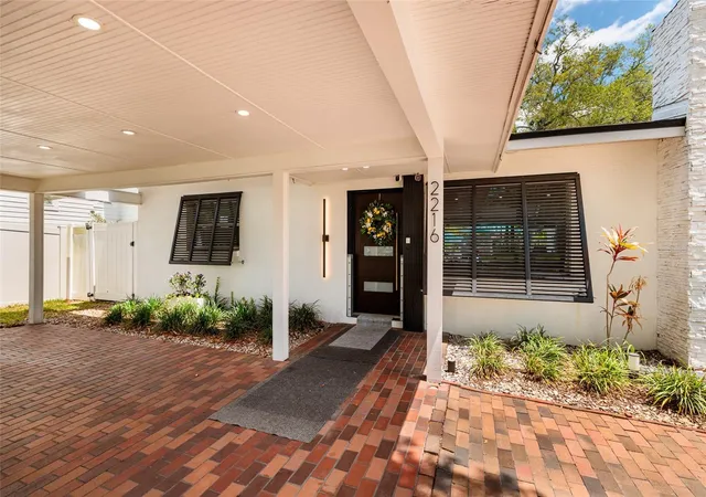 Homes for sale in Tampa, FL | 2216 S Occident St, Tampa, FL 33629 | MLS# TB8497971