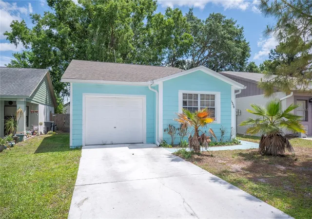 Photo 2 of Single family home for sale at 1378 Bramblewood Dr, Lakeland, FL 33811 | MLS# L4961118 | Listing updated on 2026-04-16