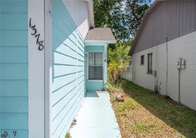Photo 3 of Single family home for sale at 1378 Bramblewood Dr, Lakeland, FL 33811 | MLS# L4961118 | Listing updated on 2026-04-16