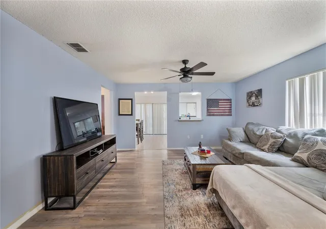 Photo 4 of Single family home for sale at 1378 Bramblewood Dr, Lakeland, FL 33811 | MLS# L4961118 | Listing updated on 2026-04-16