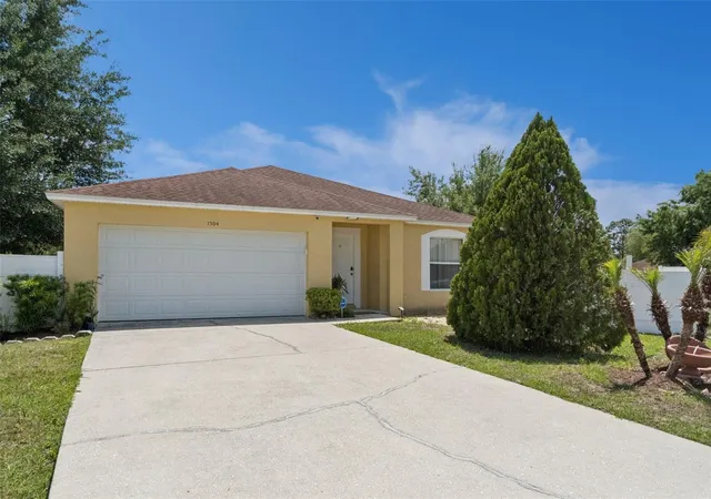 Photo 1 of Single family home for sale at 1504 Fort Meade Pl, Kissimmee, FL 34759 | MLS# O6399399 | Listing updated on 2026-10-07