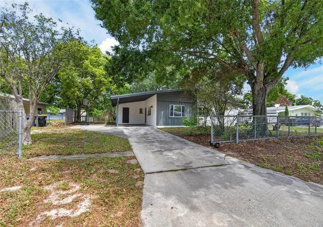Photo 3 of Single family home for sale at 113 6th Jpv St, Winter Haven, FL 33880 | MLS# TB8498029 | Listing updated on 2026-10-08