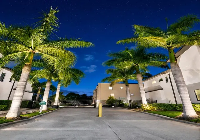 Photo 2 of Townhouse for sale at 2521 11th Place N, Saint Petersburg, FL 33713 | MLS# TB8498034 | Listing updated on 2026-09-01