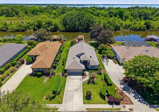 2nd image of 6120 Landings Blvd, Lady Lake, FL 32159 | MLS# OM722856