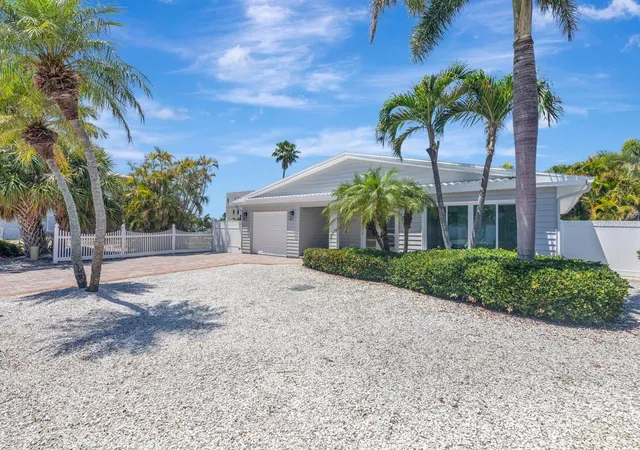 Photo 4 of Single family home for sale at 308 173rd Avenue E, North Redington Beach, FL 33708 | MLS# TB8498042 | Listing updated on 2026-09-14