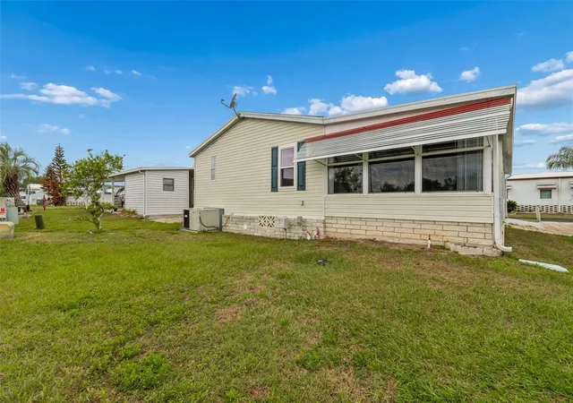 Photo 4 of Manufactured home for sale at 37644 Pinata Ave, Zephyrhills, FL 33541 | MLS# TB8498043 | Listing updated on 2026-09-03