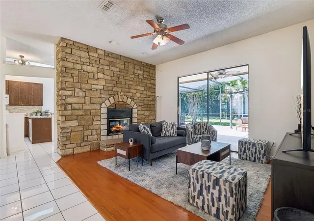 4th image of 1462 Deer Lake Cir, Apopka, FL 32712 | MLS# O6399433