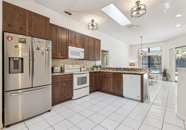 5th image of 1462 Deer Lake Cir, Apopka, FL 32712 | MLS# O6399433