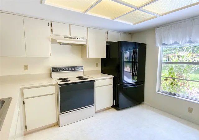4th image of 1125 Montrose Pl, Dunedin, FL 34698 | MLS# TB8498092