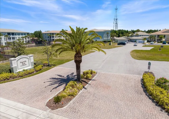 3rd image of 300 Gdns Edge Dr, Venice, FL 34285