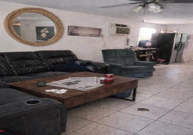 5th image of 280 E 1St St, Apopka, FL 32703 | MLS# O6399457