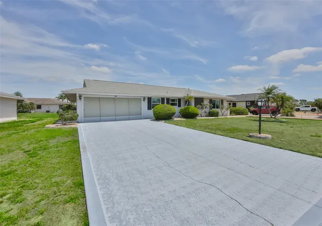 Photo 1 of Single family home for sale at 1525 Allegheny Dr, Sun City Center, FL 33573 | MLS# TB8498121 | Listing updated on 2026-09-02