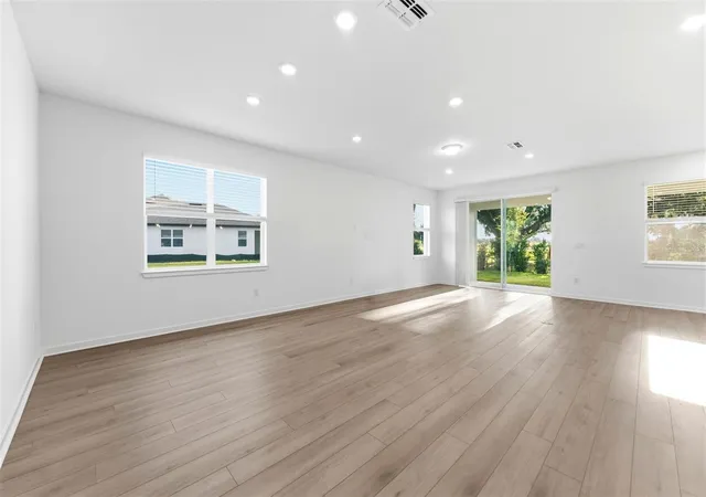 Photo 4 of Sale Pending at 37834 Clinch Cir, Zephyrhills, FL 33540 | MLS# TB8498149 | Listing updated on 2026-08-31