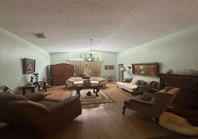 Photo 3 of Single family home for sale at 4100 Natchez Tr Dr, St Cloud, FL 34769 | MLS# S5147910 | Listing updated on 2026-09-20