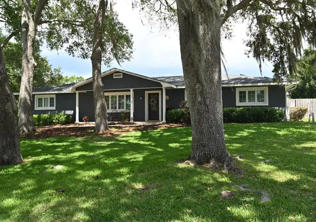 Photo 2 of Single family home for sale at 1311 Estatewood Dr, Brandon, FL 33510 | MLS# TB8498175 | Listing updated on 2026-08-16