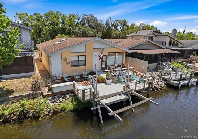 3rd image of 5198 S Riverview Cir, Homosassa, FL 34448 | MLS# W7884868