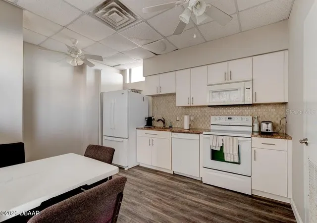 2nd image of 2828 N Atlantic Ave, DAYTONA BEACH, FL 32118