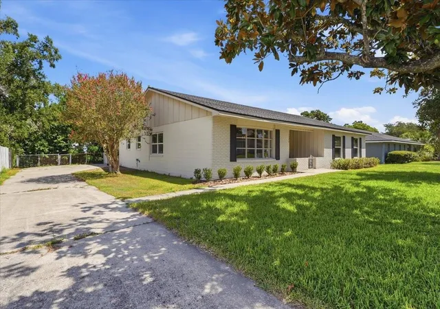 Photo 2 of Single family home for sale at 1308 Glenford Ln, Lakeland, FL 33813 | MLS# L4961137 | Listing updated on 2026-10-05