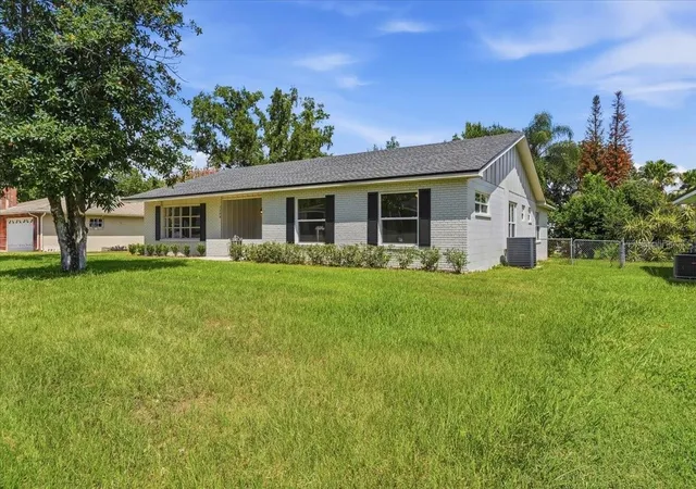 Photo 3 of Single family home for sale at 1308 Glenford Ln, Lakeland, FL 33813 | MLS# L4961137 | Listing updated on 2026-10-05
