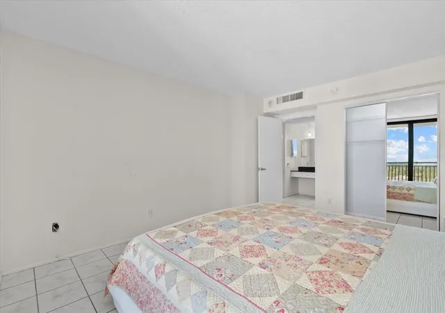 Homes for sale in Sarasota, FL | 4822 Ocean Blvd #11E, Sarasota, FL 34242 | MLS# TB8498225