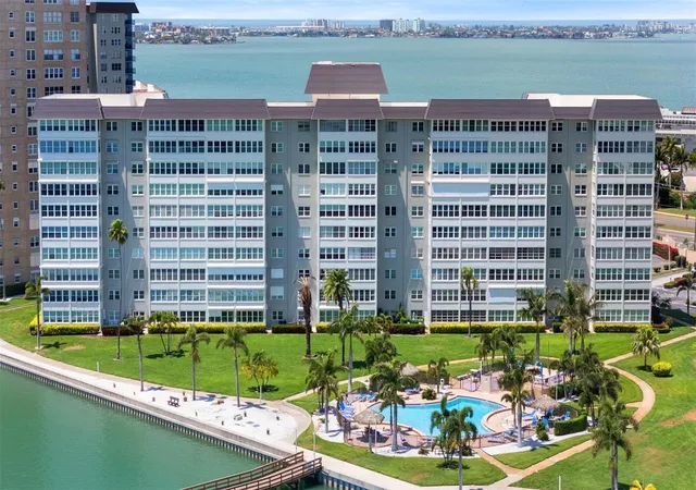 Listing Photo 4 - Condo for sale in building located at 5130 Brittany Dr S, St. Petersburg, FL 33715 - Unit #505