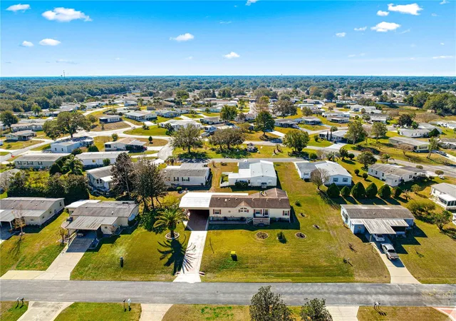 Photo 1 of Manufactured home for sale at 9630 SE 165th Lane, Summerfield, FL 34491 | MLS# OM722898 | Listing updated on 2026-09-26