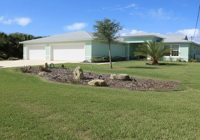 1st image of 4 Ulmacea Pl, Palm Coast, FL 32137 | MLS# V4948528
