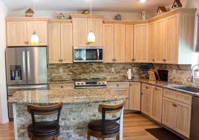 4th image of 4 Ulmacea Pl, Palm Coast, FL 32137 | MLS# V4948528