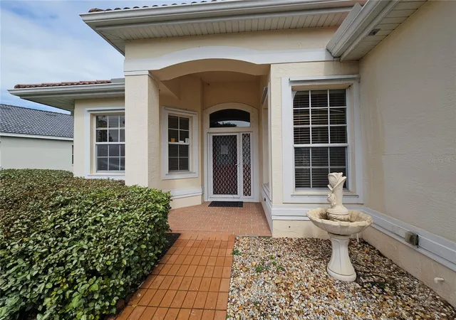 Photo 3 of Sale Pending at 2097 Wasatch Dr, Sarasota, FL 34235 | MLS# TB8498286 | Listing updated on 2026-08-21