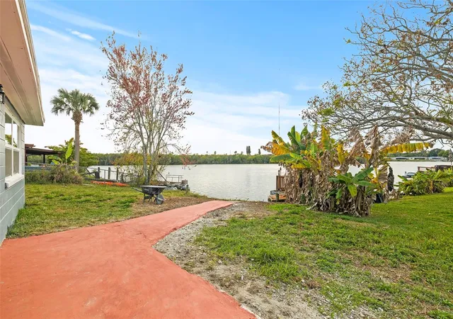 Photo 3 of Single family home for sale at 3332 Wilson Dr, Holiday, FL 34691 | MLS# W7884874 | Listing updated on 2026-09-18