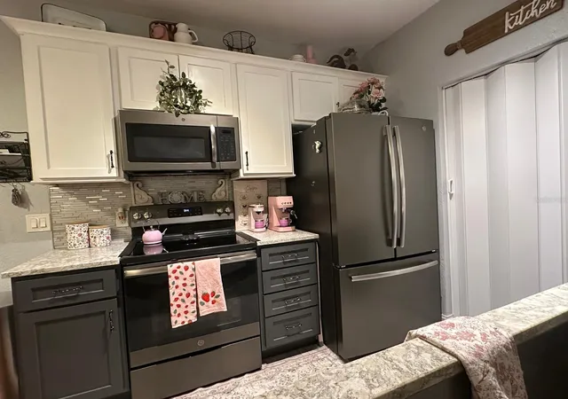 Listing Photo 4 - Condo for sale in building located at 875 Grand Regency Pt, ALTAMONTE SPRINGS, FL 32714 - Unit #203