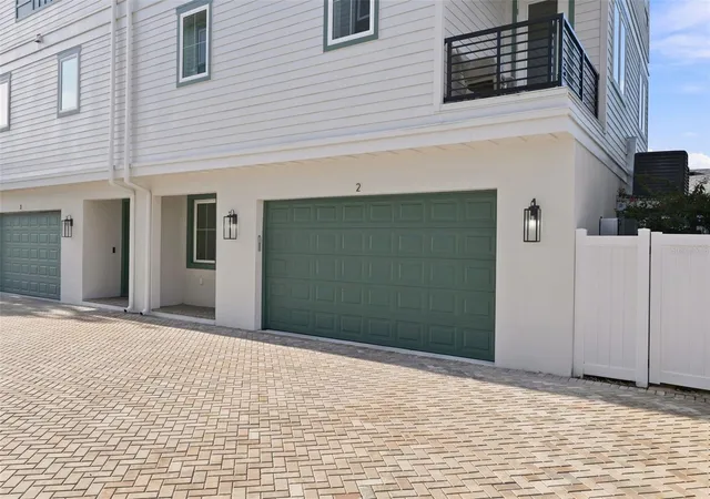 Photo 2 of Townhouse for sale at 407 S Albany Ave #2, Tampa, FL 33606 | MLS# TB8498322 | Listing updated on 2026-10-03