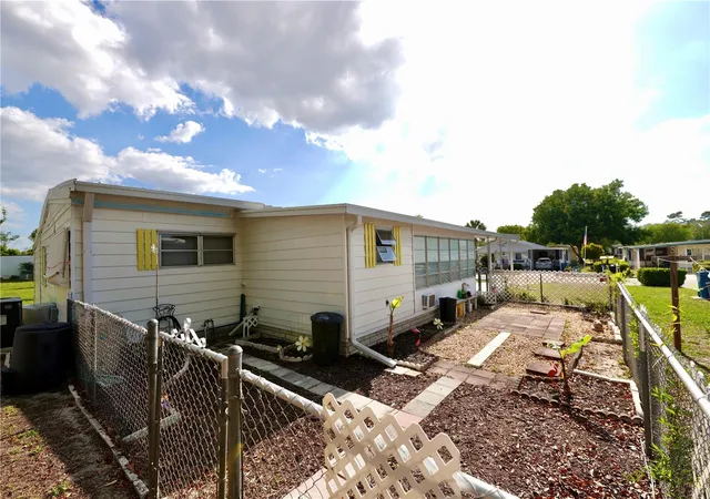 Photo 3 of Manufactured home for sale at 7338 Thorpp Ave, Brooksville, FL 34613 | MLS# TB8498325 | Listing updated on 2026-08-11