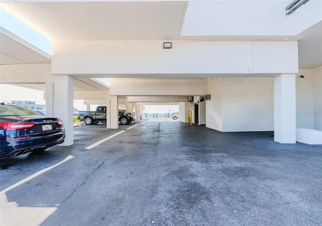 2nd image of 5700 Mariner St, TAMPA, FL 33609