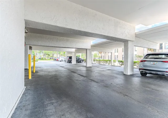 54th image of 5700 Mariner St #503A, Tampa, FL 33609 | MLS# TB8498327