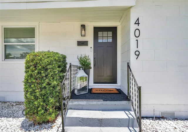 Homes for sale in Tampa, FL | 4019 W Bay To Bay Blvd, Tampa, FL 33629 | MLS# TB8498366