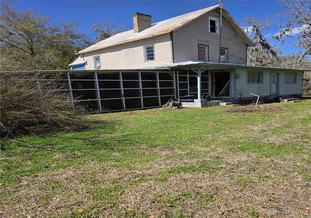 Photo 4 of Single family home for sale at 5950 NE Highway 41, Williston, FL 32696 | MLS# OM722909 | Listing updated on 2026-10-03
