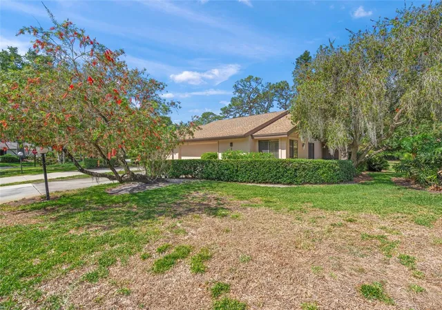 Photo 2 of Single family home for sale at 4688 Oak Holw Dr #25, Sarasota, FL 34241 | MLS# A4690247 | Listing updated on 2026-08-05