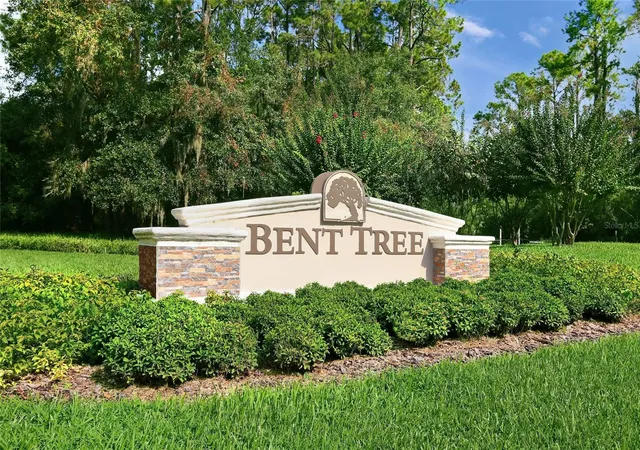 Photo 3 of Single family home for sale at 4688 Oak Holw Dr #25, Sarasota, FL 34241 | MLS# A4690247 | Listing updated on 2026-08-05