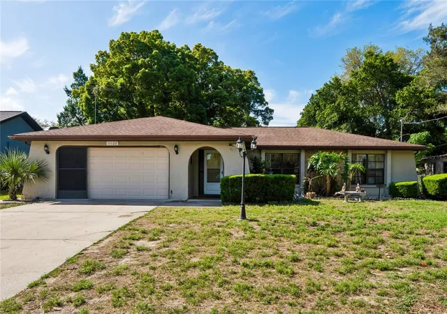 Photo 1 of Single family home for sale at 11122 Maderia St, Spring Hill, FL 34609 | MLS# W7884880 | Listing updated on 2026-10-06