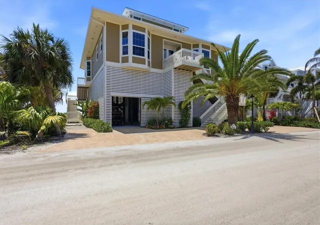 Photo 4 of Single family home for sale at 6950 Palm Is Dr, Placida, FL 33946 | MLS# D6147088 | Listing updated on 2026-05-22