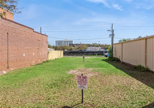 1st image of 215 Magnolia Ave, Sanford, FL 32771 | MLS# O6399658